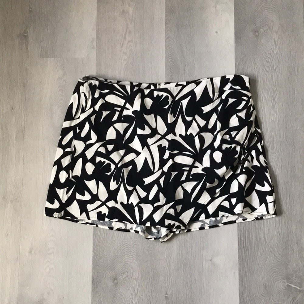A NEW DAY LINEN SKORT BLACK WHITE ABSTRACT SHORTS WOMENS 20 NWOT